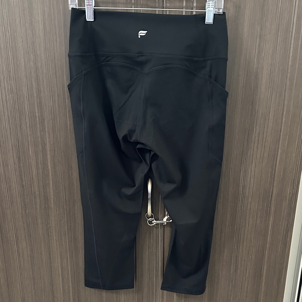 Fabletics Black Capris - Picture 4 of 8